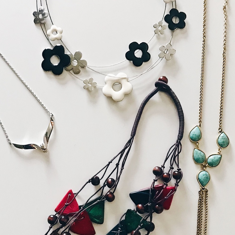 Necklace Bundle - Picture 3 of 3